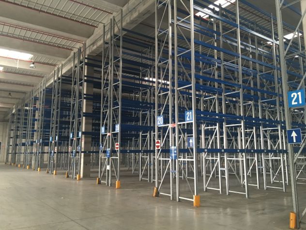 Scaffalatura in metallo napoli