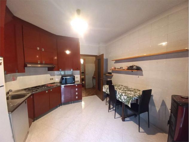 V000550 - VILLA CON 2 APPARTAMENTI GIARDINO E GARAGE - Foto 15