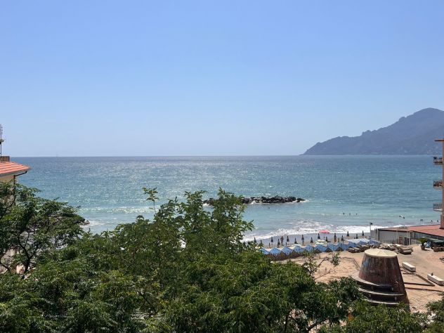 Appartamento panoramico in affitto in Lungomare Cristoforo Colombo, 39