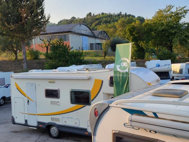 CAMPER BENIMAR FIAT MANSARDATO 7 POSTI DOPPIA DINETTE LETTI CASTELLO FOTOVOLTAICO GENERALI USATO - Foto 4