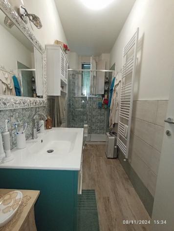 In centro storico , appartamento con ingresso indipendente e giardino privato .
Recente ristrutturazione completa . - Foto 6