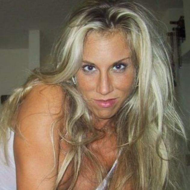 Donna di Nocera Umbra, 39 anni.  Fisico Sportivo Tel: