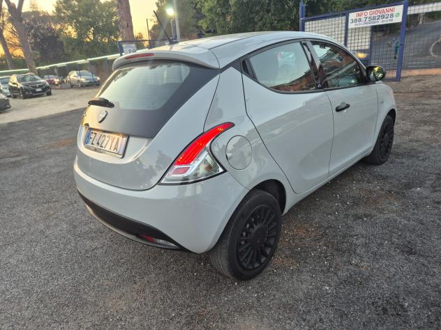 Lancia Ypsilon 1.2 69 CV 5 porte GPL Ecochic Monogram - Foto 9