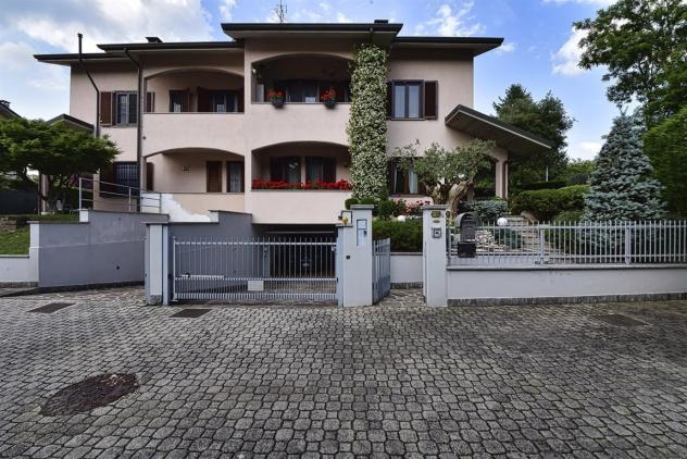 BERNAREGGIO - villa a schiera di testa con ampio giardino privato - Foto 2