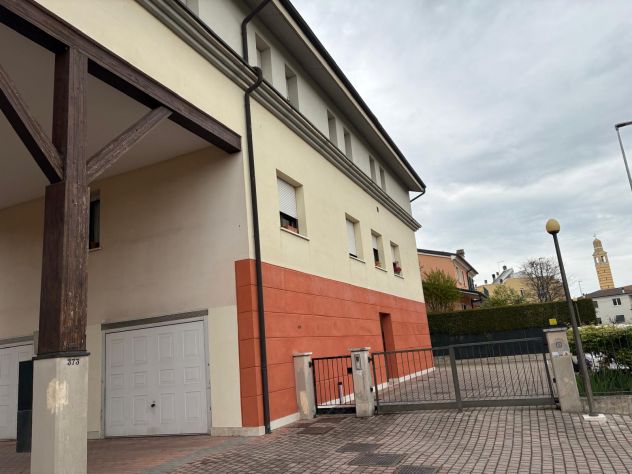Loft-Attico privato-privato ottimo stato ampio balcone, garage 25mq e posto auto