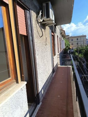 CORCOLLE GRAZIOSO BILOCALE ARREDATO CON BALCONE - Foto 6