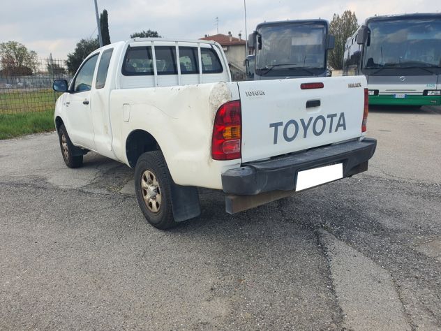Toyota Hilux 2.5 D-4D 4WD 4posti Extra Cab DLX - Foto 4