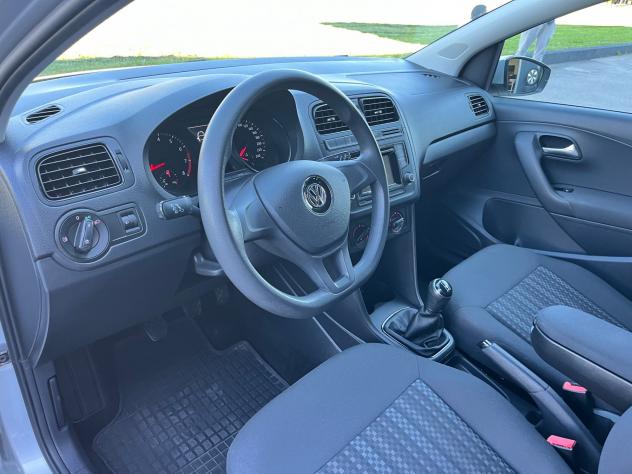 Volkswagen Polo 2016 75CV neopatentati - Foto 9