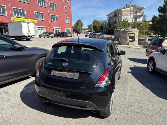 Lancia Ypsilon 1.2 69 CV 5 porte S&S Gold - Foto 3