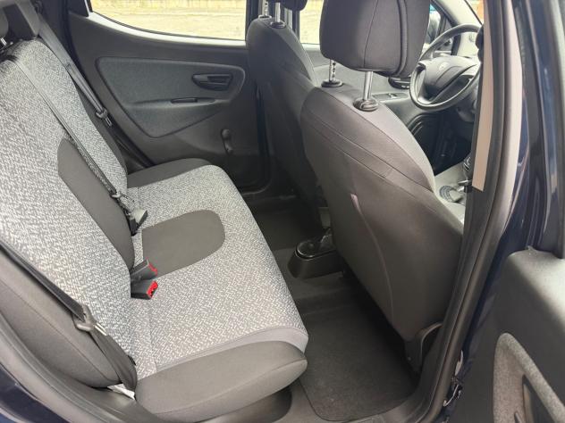 Lancia Ypsilon 1.0 Hybrid Ecochic Silver - Foto 8