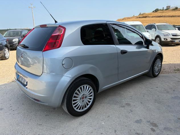Fiat Grande Punto 1.3 MJT 75 CV 3 porte Fun - Foto 3
