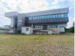 INTERESSANTE COMPLESSO COMMERCIALE CON PARCHEGGIO