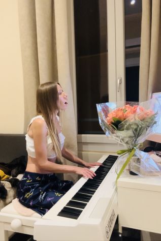 Musica dal vivo, piano e voce, privati, lezioni canto e pianoforte - Foto 3