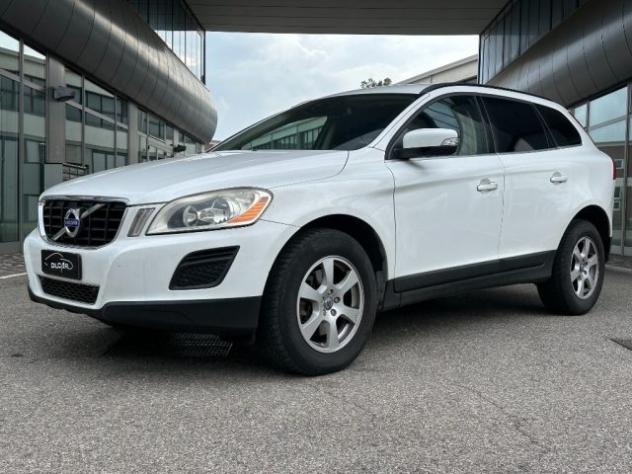 VOLVO XC60 D3 AWD Geartronic Momentum rif. 24180358 - Foto 3