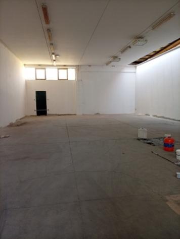 Immobile di 220 m² con 1 locale in affitto a Novi di Modena