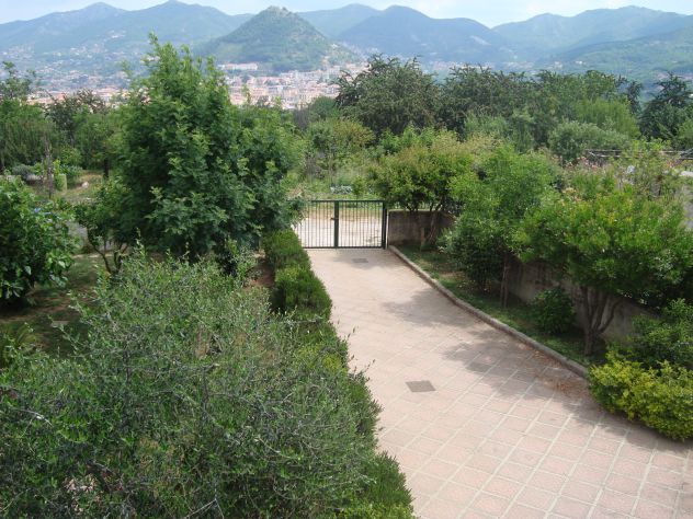VILLETTA A SCHIERA