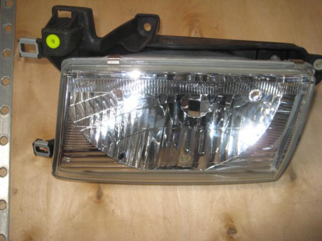 FARO ANTERIORE DESTRO TOYOTA 4RUNNER 81110-35320 - Foto 3