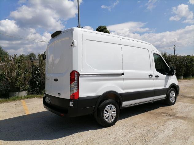 Ford Transit 330 2.0 tdci MHEV 130cv trend L2H2 E6.2 - Foto 2