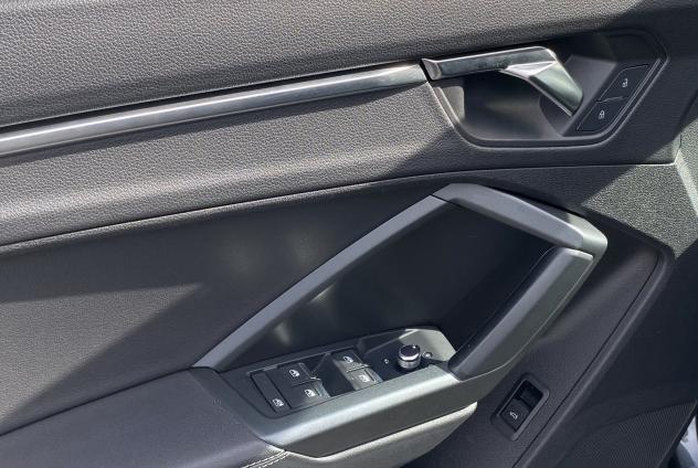 Audi Q3 SPB S Line interno ed esterno 2.0 TDI 150CV S-Tronic 35 - Foto 9