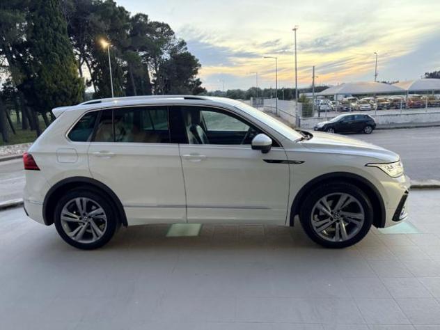 VOLKSWAGEN Tiguan 2.0 TDI 150 CV SCR DSG R-Line LUCI AMBIENTE rif. 23947264 - Foto 4