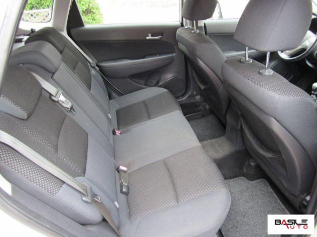 HYUNDAI - i30 Station Wagon - 1.6 CRDi 90CV 6m Comfort - Foto 9