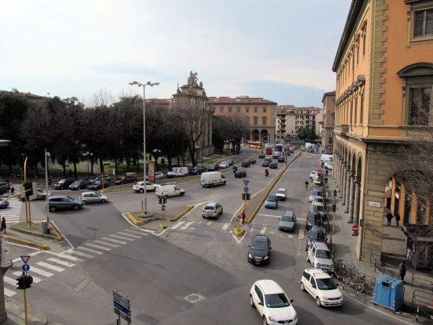 LOCALE COMMERCIALE C1 IN ZONA STATUTO/PONTE ROSSO