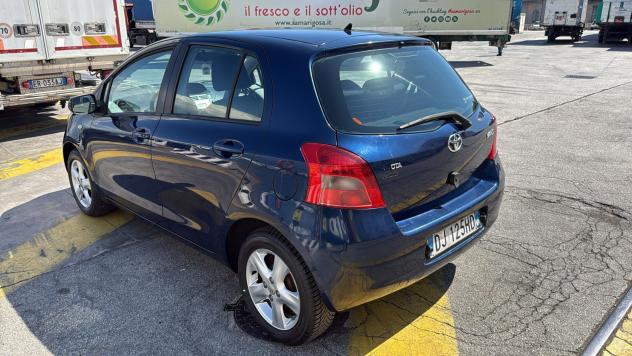 Toyota Yaris 1.3 5 porte Navi SOLO 125000 km - Foto 4