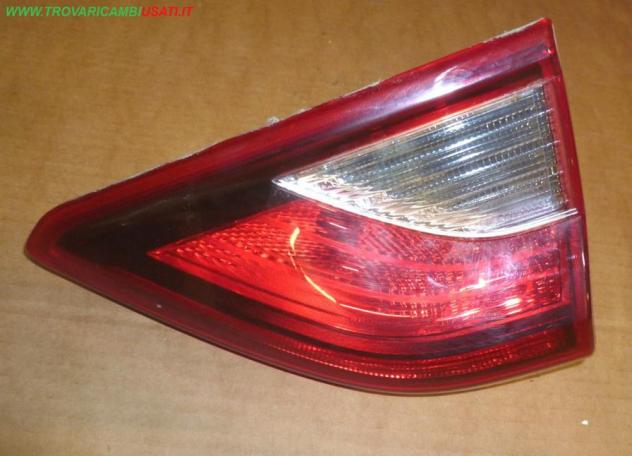 FANALE POST.PARTE INTERNA DESTRA Parti elettriche Fanaleria Fanali Fanale post. dx. KIA - STONIC - 01-07-2017