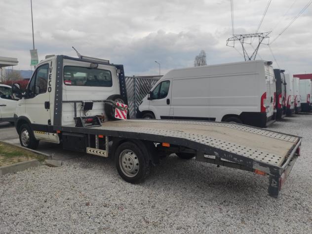 Iveco Daily C25C 29L12 2.3 115CV PATENTE B - Foto 10