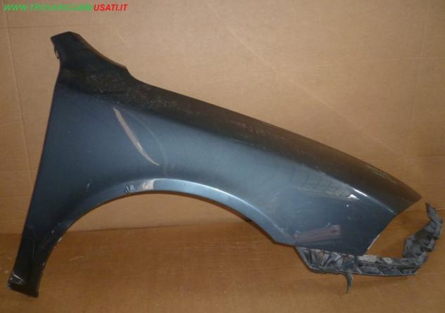 PARAFANGO ANT.D. GRIGIO SCURO AZZURRO SKODA OCTAVIA (1Z)  Carrozzeria  Lamierati esterni  Fiancate  Parafango ant. SKODA - OCTAVIA - 01-01-2009 - 01-0