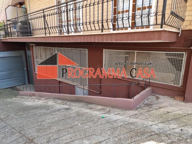 POMEZIA CENTRO VIA ROMA MAGAZZINO 200 MQ H 4 LIBERO SUBITO - Foto 2