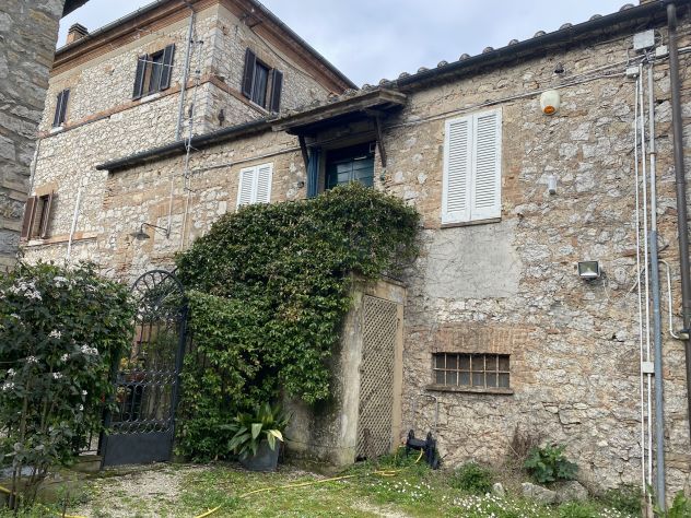 CASA INDIPENDENTE CON GIARDINO