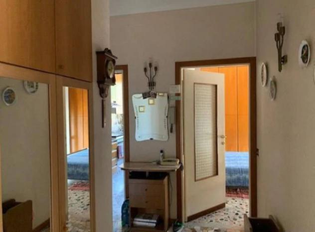 Immobile in asta di 119 m² con più di 5 locali e box auto in vendita a Bresso - Foto 2
