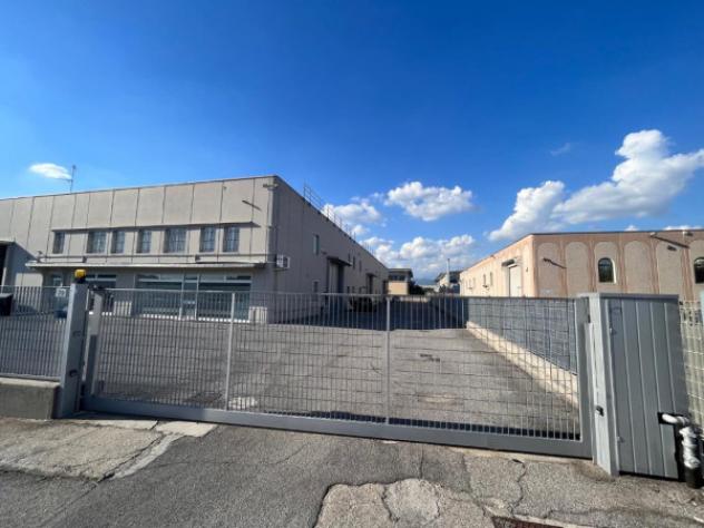 Immobile di 530 m² con 2 locali in affitto a Torbole Casaglia - Foto 10