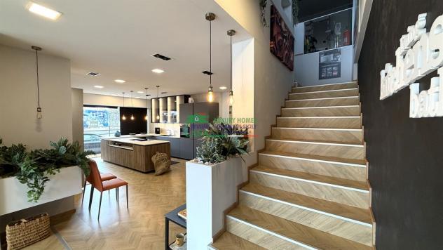 Rif.9794 - Prestigioso Immobile Commerciale in Viale delle Americhe - Foto 13