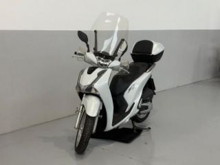HONDA SH 150 SH 150I CON PARABREZZA E BAULETTO rif. 24113340