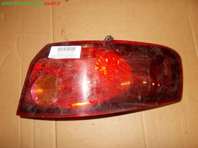FANALE POST.D.CON LAMPADINE (parte est.) FIAT CROMA (194-2T)  Parti elettriche  Fanaleria  Fanali  Fanale post. sx. FIAT - CROMA - 01-05-2005 - 01-10-