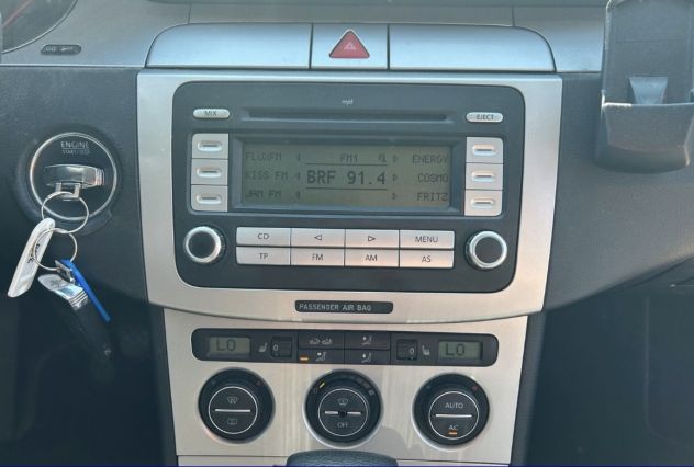 Volkswagen Passat 16 benzina automatico - Foto 4