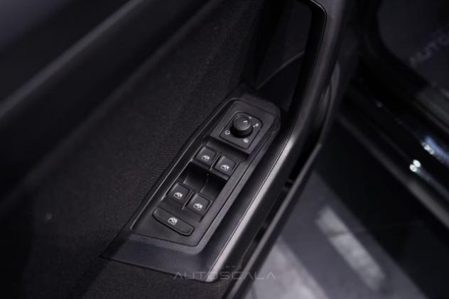 VOLKSWAGEN T-Roc 2.0 TDI SCR 150cv DSG Life rif. 24185960 - Foto 10