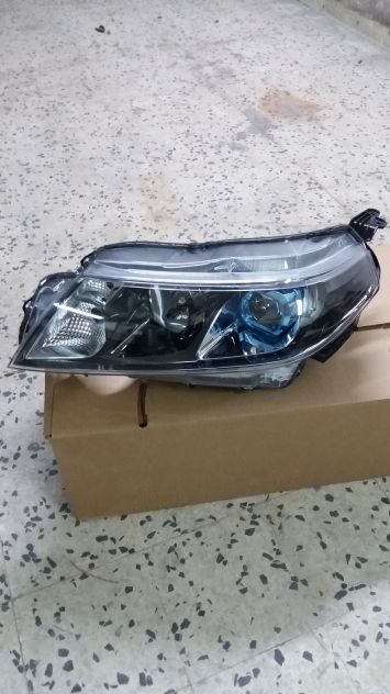 Faro Proiettore destro Suzuki Vitara 2016 usato