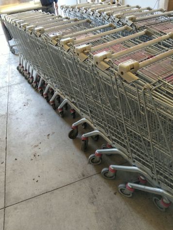 CARRELLI SPESA PER SUPERMERCATO USATI
