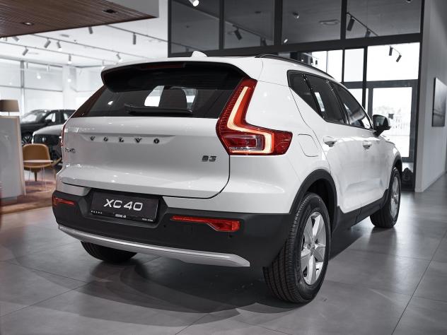 Volvo XC40 B3 automatico Essential - Foto 4