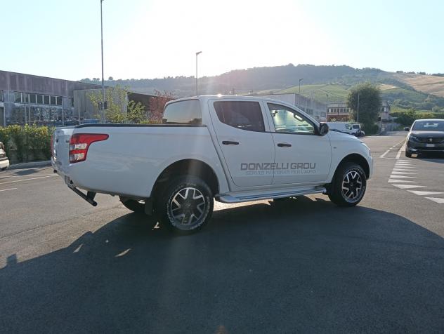 Mitsubishi L200 2.4 DI-D/154CV Double Cab Inform - Foto 3