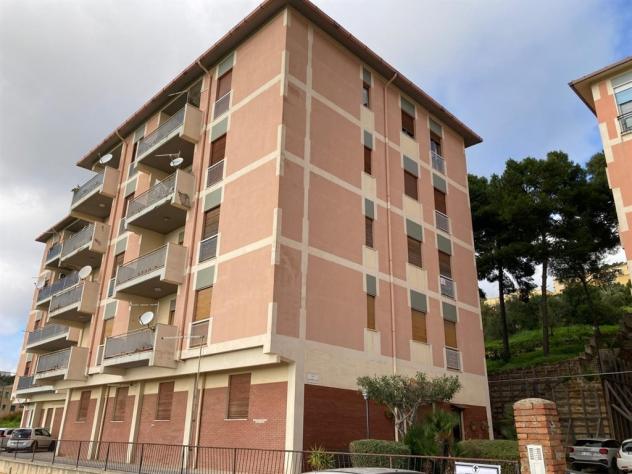 Appartamento di grande respiro,sei vani con vista mare e templi,gli altri vani molto luminosi e soleggiati. Tripla esposizione,posto auto,zona con fac - Foto 13