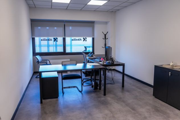 Ufficio arredato in business center moderni e nuovi a Lucca