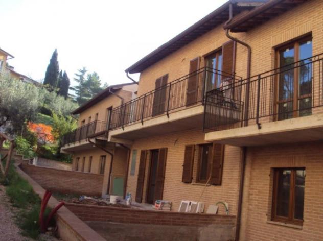 Immobile in asta di 99 m² con più di 5 locali in vendita a Trevi - Foto 2