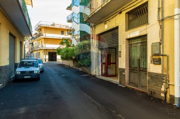 Locale Commerciale in affitto a Acireale