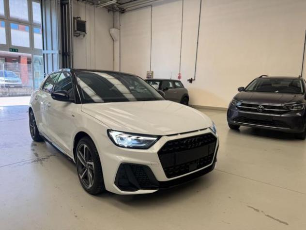 AUDI A1 SPB 30 TFSI S-Tronic Identity Black S-Line KM.0 rif. 24066635 - Foto 2