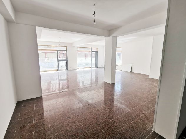 Ficarazzi: locale 110 mq 4 luci/vetrine - Foto 6