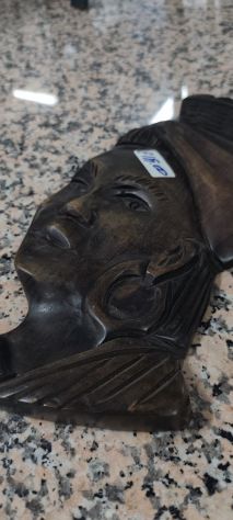 Placca da Parete Intagliata a Mano in Legno Scuro – 25232 - Foto 2
